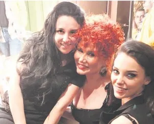 Ayrılığı kutladı