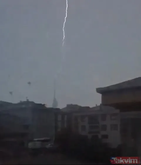 İstanbul'da Çamlıca Kulesi'ne yıldırım düştüğü anlar kamerada - 3