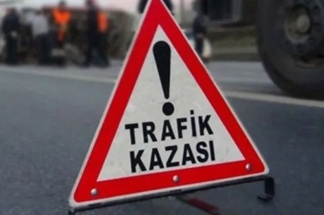 Traktör uçuruma yuvarlandı! Yaralılar var