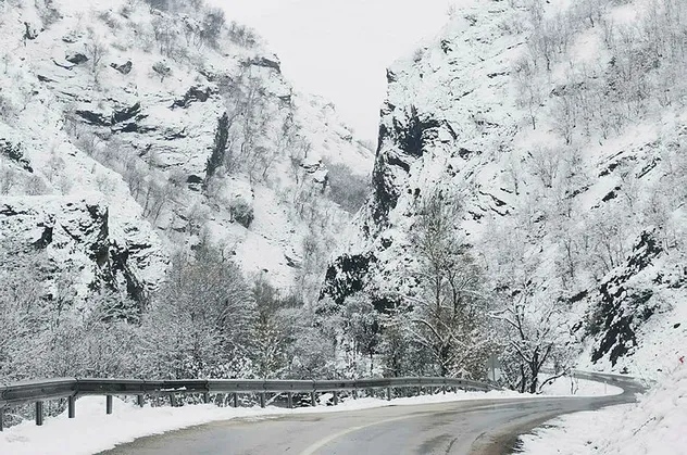 Tunceli'de 120 köy yolu kardan kapandı