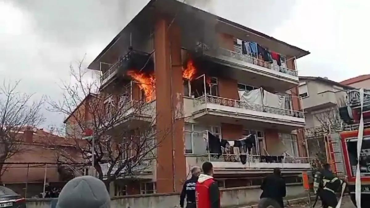 Yangınla gelen itiraf! Eşine kızan baba, çocuğunun da içerisinde bulunduğu evi ateşe verdi