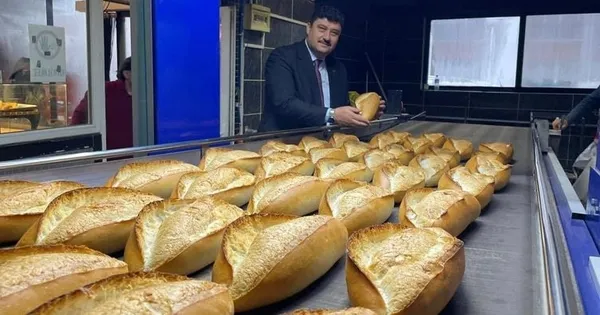 ak-partiden-mansur-yavasin-halk-ekmek-kuyruklarini-bitiren-cozum-ekmek-125-tl-oldu-1641198437972.jpg AK Parti'den Mansur Yavaş'ın Halk Ekmek kuyruklarını bitiren çözüm! Ekmek 1,25 tl oldu-6