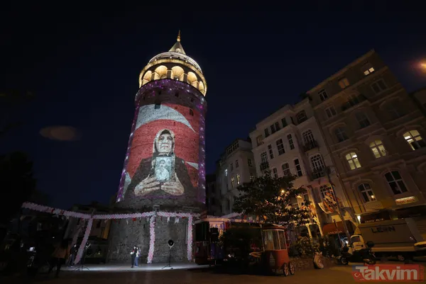 Anneler Günü, Galata Kulesi'ne yansıtılan fotoğraflarla kutlandı! Mustafa Kemal Atatürk ve Başkan Erdoğan... - 20