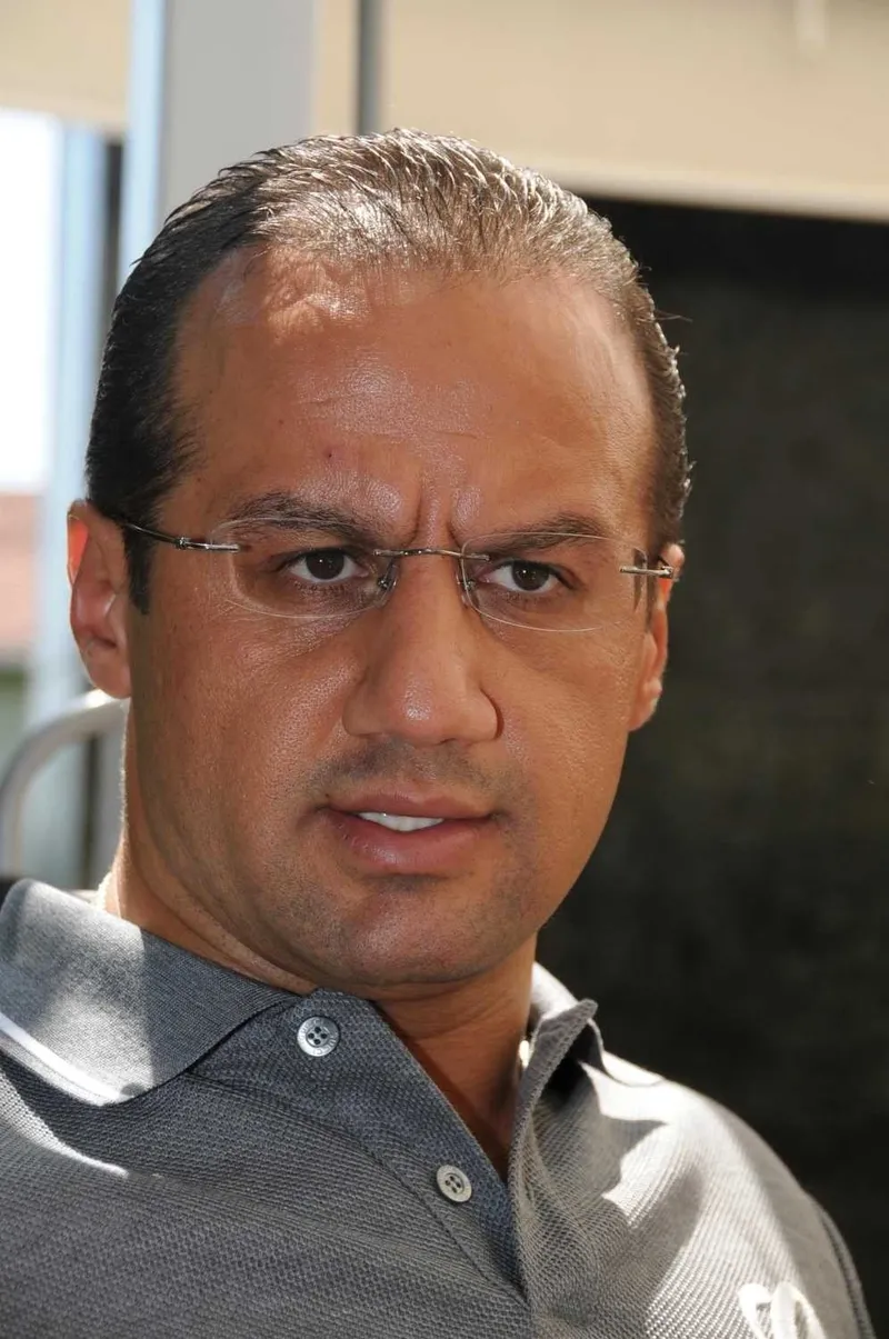 umraniyede-kanli-bulusma-kadayifcioglu-veliaht-yakalandi-1774109538716.jpeg Arabulucu olmaya gitti, kurşuna geldi! Kimdir bu kadayıfçıoğlu ailesi? "Firari" veliaht kıskıvrak yakalandı!-10