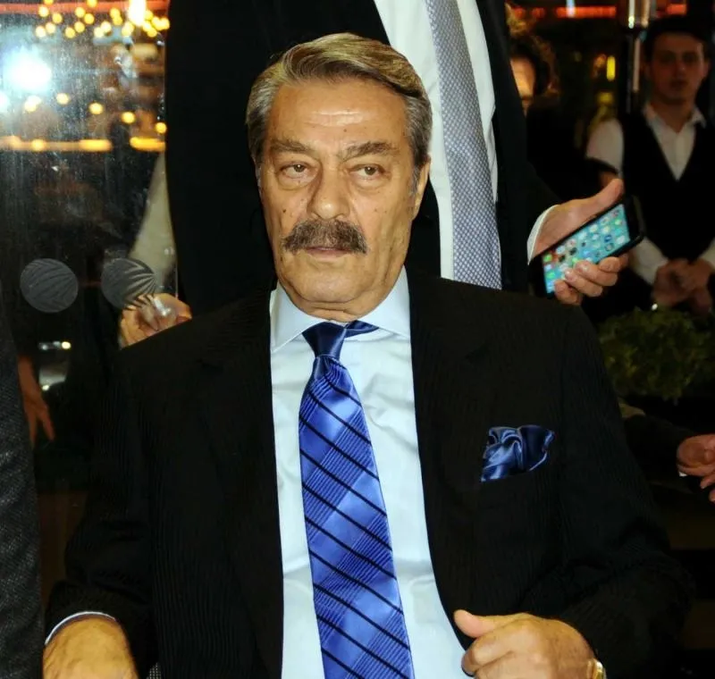 Yeşilçam'ın efsanesi Kadir İnanır'dan yeni haber! Hayat arkadaşı Jülide Kural açıkladı: "Bir gün önceye göre daha iyi"-6