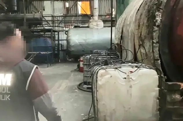 İstanbul'da 214 bin litre kaçak akaryakıt ele geçirildi