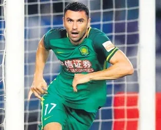 Burak Yılmaz kulübünü iknaya çalışıyor