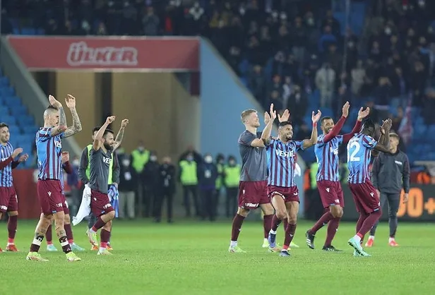 trabzonspor-isi-siki-tutuyor-abdullah-avci-ayni-disiplinle-devam-etmeliyiz-1640042682809.jpeg