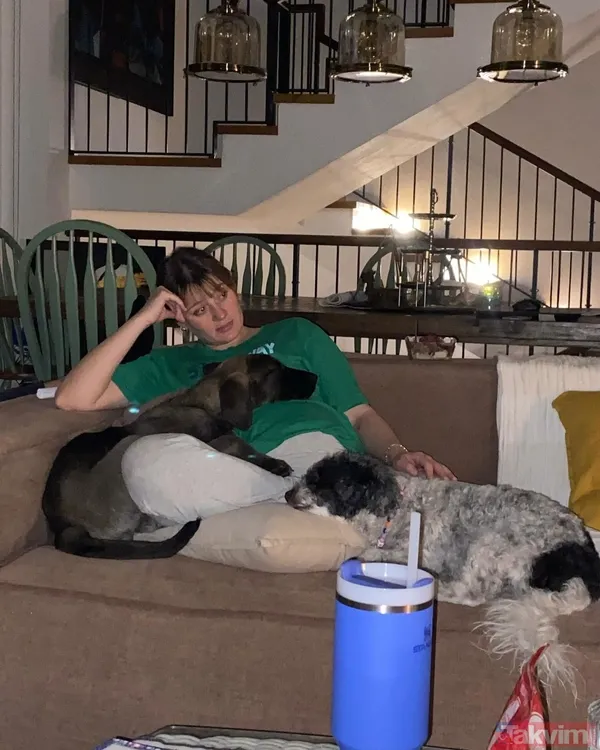 Evlenip İzmir’e taşınan Gizem Karaca’nın İstanbul’daki aile evine bakın! Her detayını paylaştı - 23