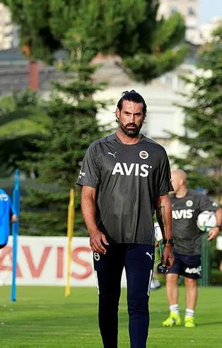 Yönetime isyan bayrağı! Fenerbahçe, 2021-2022 sezonunu hocası olmadan açtı