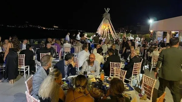 chpli-canakkale-belediye-baskani-ulgur-gokhan-yeni-bir-skandala-imza-atti-yangindan-kacti-dugune-kostu-utanmad-1693203598880.jpeg CHP'li Çanakkale Belediye Başkanı Ülgür Gökhan yeni bir skandala imza attı! Yangından kaçtı düğüne koştu! Utanmadan üzerine paylaşım yaptı-6