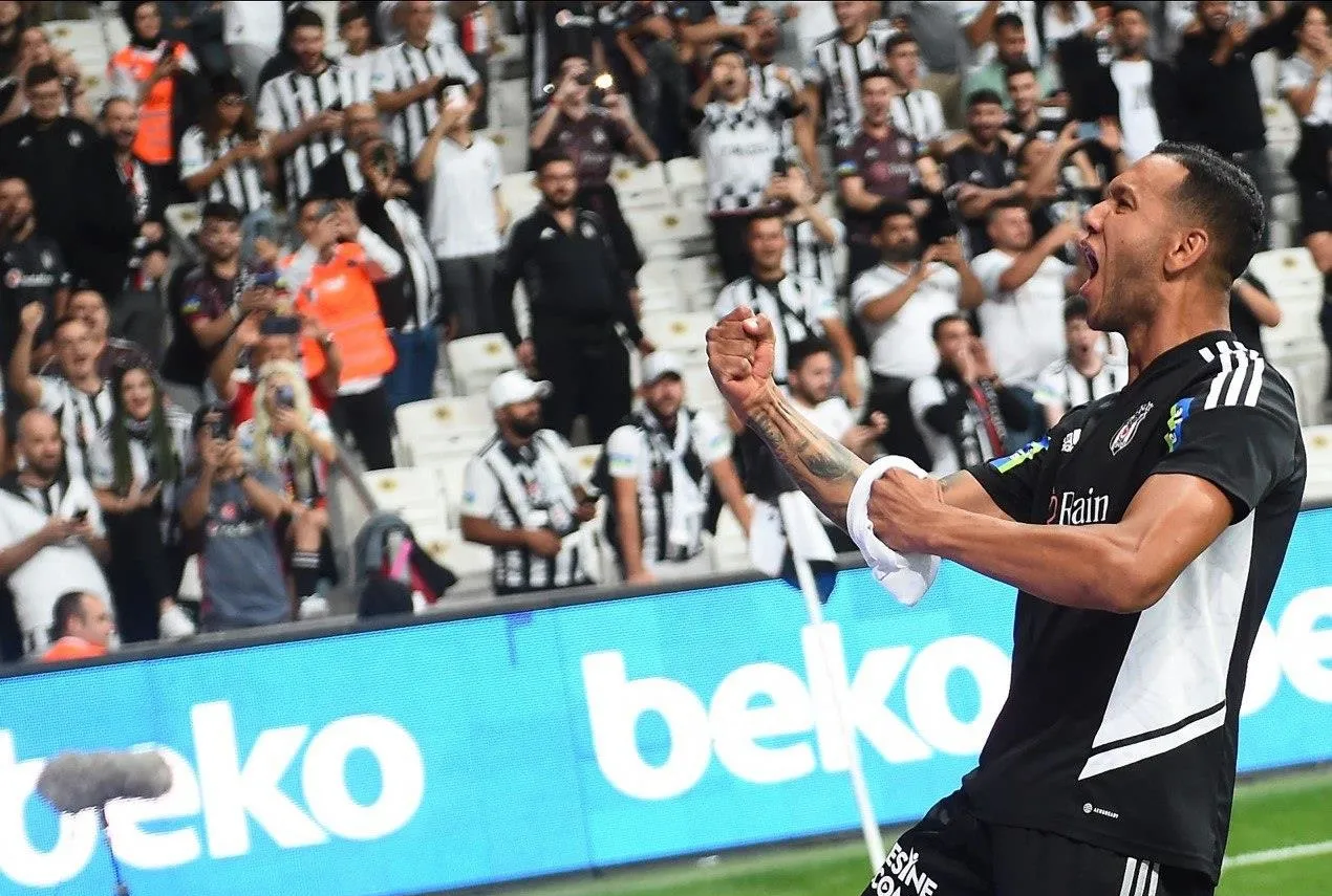 Yönetim o yıldızın biletini kesti