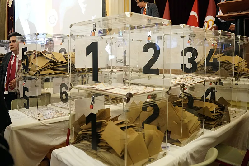 Transfer resmen açıklandı: Ligue 1'in yıldızı Galatasaray'a! Icardi'nin partneri olacak - 12