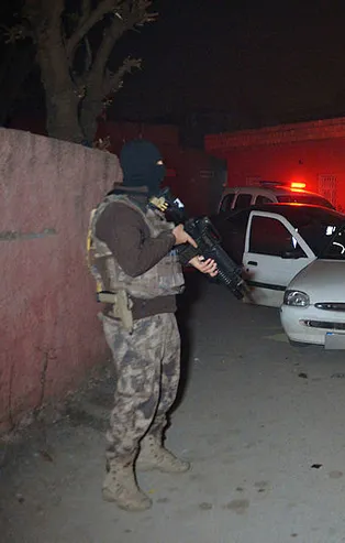 Son dakika: Adana'da hava destekli terör uygulaması