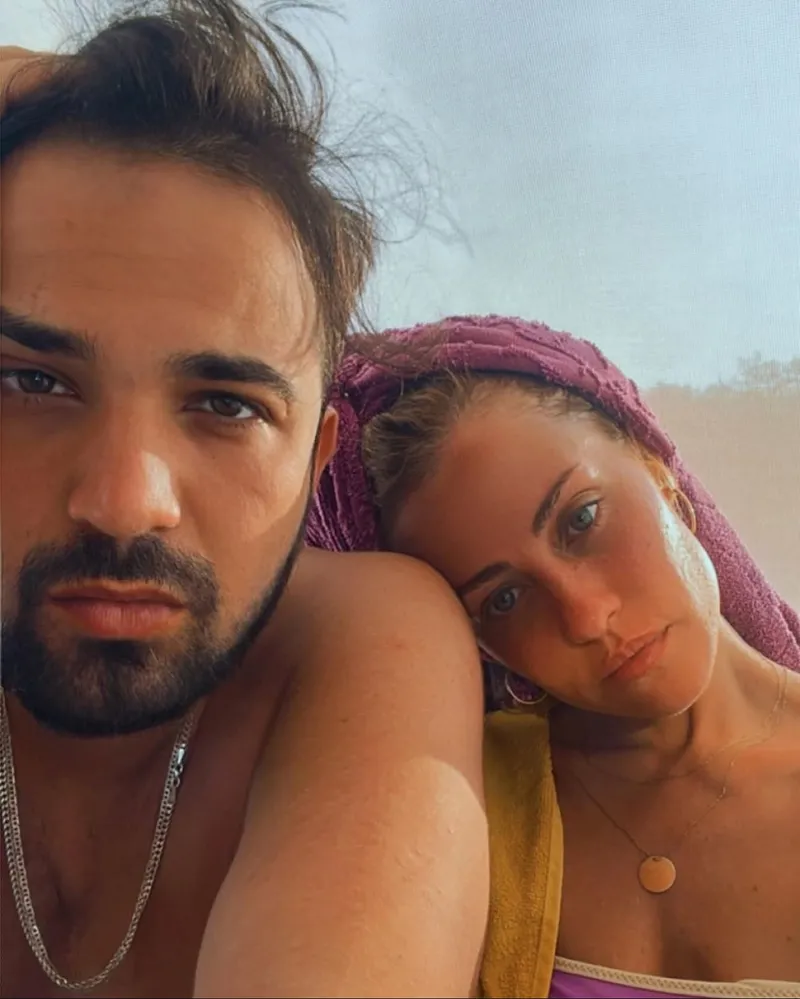 derya-uluga-romantik-dogum-gunu-kutlamasi-asil-gok-aska-geldi-1740126659682.jpg Kaynak: Sosyal medya