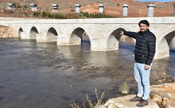 anadolu-selcuklu-devleti-zamanindan-kalma-bogaz-koprusu-iki-ayak-kisminda-da-yolcularin-dinlenmeleri-ve-siginmalari-icin-3-oda-var-1636705237728.jpg Anadolu Selçuklu Devleti zamanından kalma Boğaz Köprüsü! İki ayak kısmında da yolcuların dinlenmeleri ve sığınmaları için 3 oda var-7