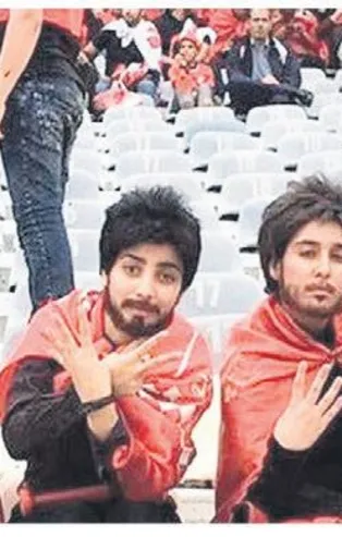 İranlı fotoğrafçı Alaei erkek kılığında maç izledi! Tahran yönetimi CIA'yi suçladı