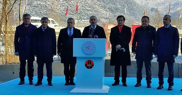 Ulaştırma ve Altyapı Bakanı Adil Karaismailoğlu Karabük’te köprü açılışına katıldı: Türkiye büyüyo Türkiye güçleniyor
