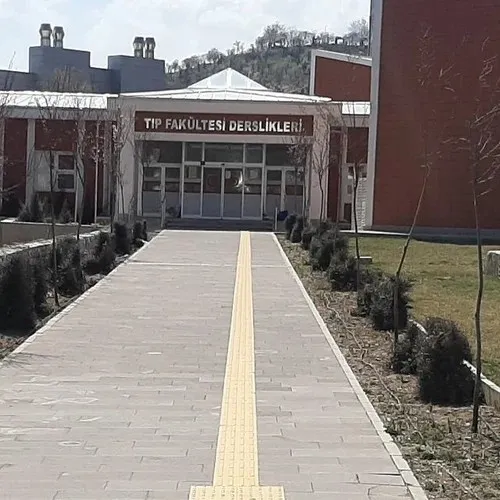 sdu-tip-fakultesinde-soru-sizdirma-iddiasi-donem-3-sinavi-iptal-edildi-1783081702849.jpeg SDÜ Tıp’ta rüşvetle soru sızdırma iddiası: Dönem 3 teorik sınavı iptal edildi-4