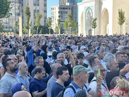 Yeşilçam’ın dev çınarına son veda! Kadir İnanır son yolculuğuna uğurlandı