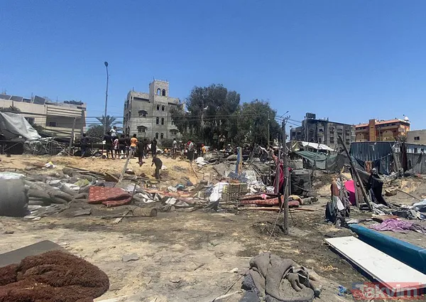 Soykırımcı İsrail alçak saldırısı sonrası El Mevasi'deki yıkım böyle görüntülendi! İşte kare kare vahşet - 50