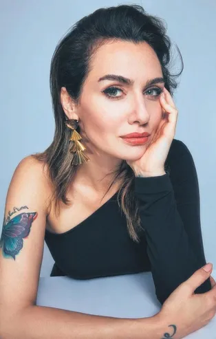 Birce Akalay'dan harem koleksiyonu!