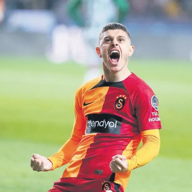 besiktas-halil-dervisoglu-transferinde-mutlu-sona-ulasti-1688865374873.jpeg Beşiktaş, Halil Dervişoğlu transferinde mutlu sona ulaştı-8