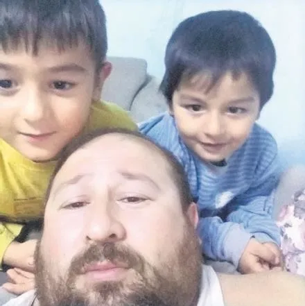 10-sokak-kopegi-tarafindan-saldiriya-ugrayan-enes-koca-tam-9-kez-operasyon-gecirdi-bacaginda-kopan-sinir-onarilamadi-1641333337845.jpeg 10 sokak köpeği tarafından saldırıya uğrayan Enes Koca tam 9 kez operasyon geçirdi! Bacağında Kopan sinir onarılamadı-10