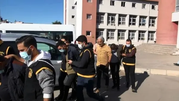 Adana'da 'sazan sarmalı' vurgunu! 3 kişiyi 617 bin TL dolandırdı polise yakalandı-3