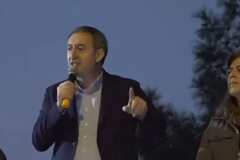 DEM'li Tuncer Bakırhan ʺkayyumʺ mitinginde PKK elebaşı Sakine Cansız'ı anıp küstah tehditler savurdu (Takvim.com.tr / Ekran görüntüsü)