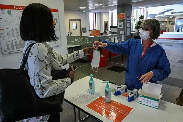 Son dakika: Fransa'da koronavirüsten ölenlerin sayısı 10 bin 869'a yükseldi-1