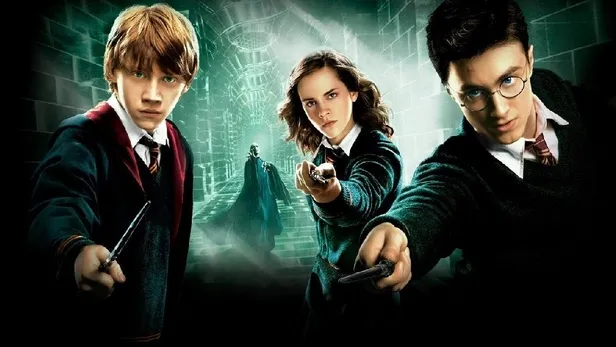 Harry Potter ve Zümrüdüanka Yoldaşlığı konusu ve oyuncuları! Harry Potter ve Zümrüdüanka Yoldaşlığı ne zaman çekildi?-2