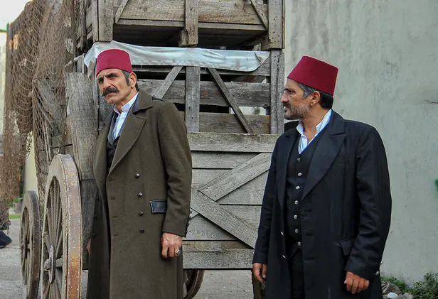 payitaht-abdulhamid-96-yeni-bolum-fragmani-yayinlandi-mi-abdulhamid-halil-halide-gorev-veriyor-1573246109886.jpg