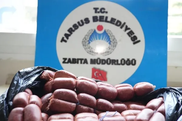 dana-eti-olarak-satilan-sucuktan-tavuk-cikti-1660120643534.jpg Dana eti olarak satılan sucuktan tavuk çıktı-2