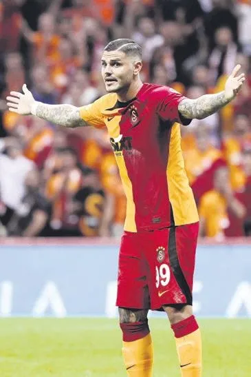 trabzonsporda-basarili-futbolcu-bakasetas-galibiyet-sozu-verdi-sivas-eli-bos-donecek-1666399405999.jpeg Trabzonspor'da başarılı futbolcu Bakasetas, galibiyet sözü verdi: Sivas eli boş dönecek!-10