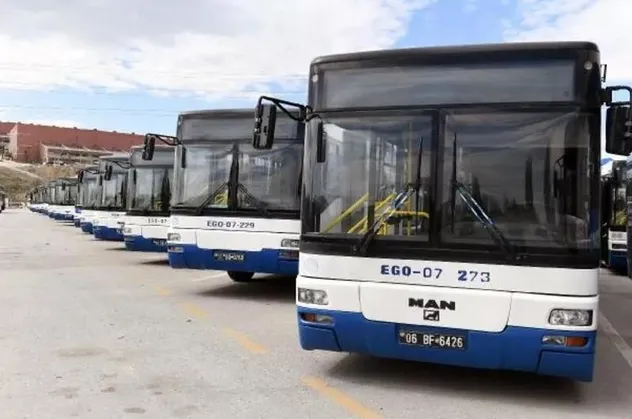 Ankara'da Mansur Yavaş'ın "EGO"sunu patlatan eylem! CHP binası önünde isyan bayrağı açtılar