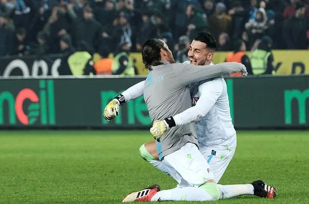 Trabzonspor'da kalede koronavirüs sıkıntısı! Başakşehir maçında sürpriz isim forma giyecek
