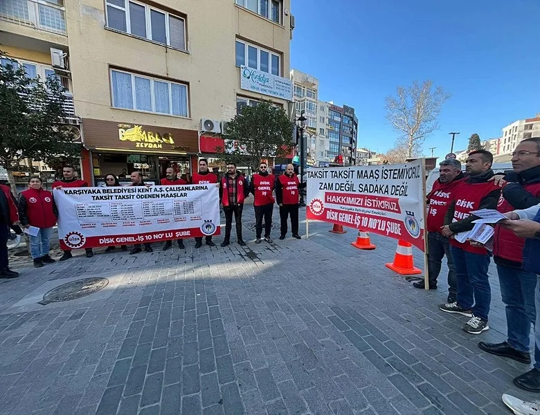 CHP’li Karşıyaka Belediyesi’nde hakkını arayan işçilerden eylem: Taksit taksit maaş istemiyoruz