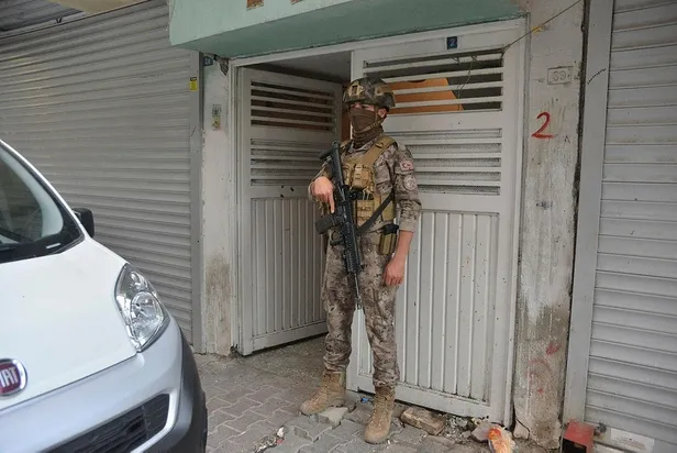 Son dakika: Adana'da organize suç örgütüne operasyon! Çok sayıda kişi gözaltına alındı-4