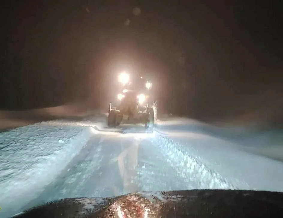 Karpet’te mahsur kalan 25 kişi kurtarıldı!