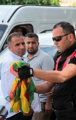 Düğün konvoyunda PKK gözaltısı