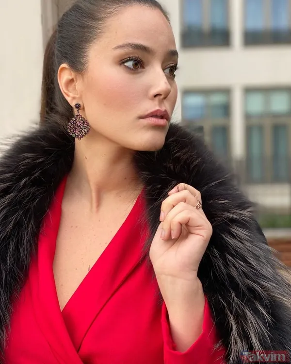 EDHO’nun Bahar’ı Pelin Akil ikiz kızlarıyla bir örnek giyindi! Pembe mayosuyla plaj pozlarını paylaştı gören dönüp bir daha baktı - 4