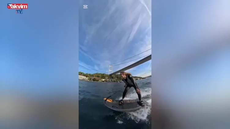 Çağla Şıkel’den Boğaz’da jet sörf keyfi