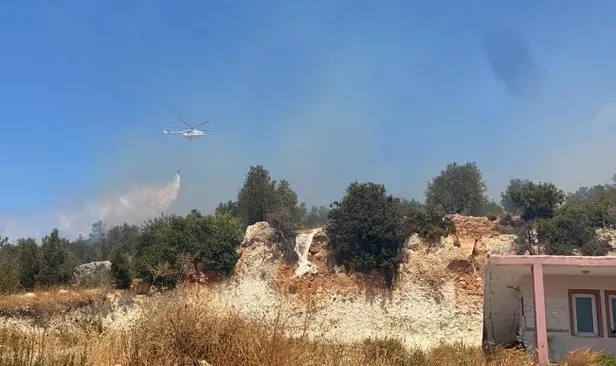 Son dakika: Antalya Kaş'ta orman yangını! Havadan ve karadan müdahaleyle kontrol altına alındı-2