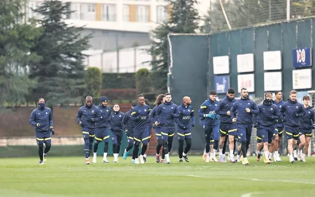 ozandan-transfer-cagrisi-1678576858221.jpeg Transferde sıcak saatler! Ozan Tufan, Beşiktaş Teknik Direktörü Şenol Güneş’i arayarak...-5