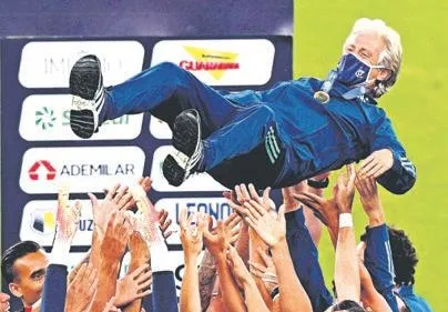 premier-lig-ekibi-crystal-palace-osayi-icin-turkiyeye-geliyor-1651095396105.jpeg Premier Lig ekibi Crystal Palace Osayi için Türkiye'ye geliyor-6