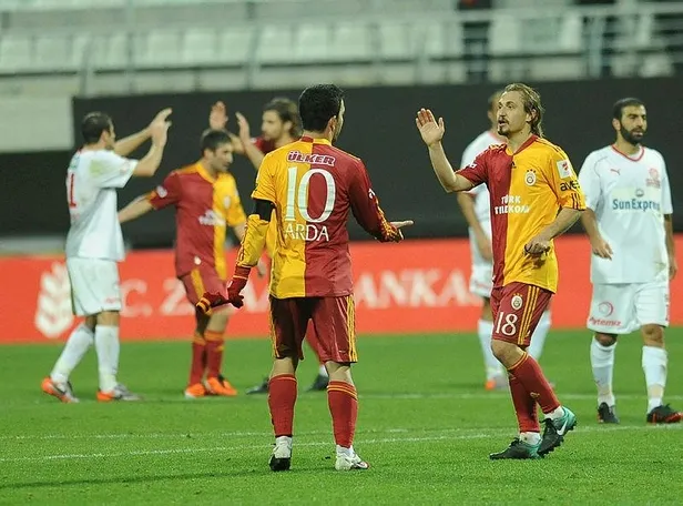 tesadufun-bu-kadari-ayhan-akman-arda-turana-birakmisti-o-da-hamza-efe-akmana-birakti-1649953072490.jpeg Tesadüfün bu kadarı! Ayhan Akman Arda Turan'a bırakmıştı o da Hamza Yiğit Akman'a bıraktı...-3