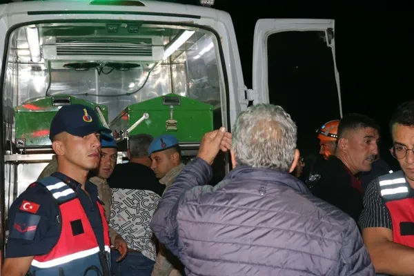 yozgatin-sorgun-ilcesinde-katliam-gibi-kaza-cok-sayida-kisi-hayatini-kaybetti-1692587738855.jpg Yozgat'ın Sorgun ilçesinde katliam gibi kaza! Çok sayıda kişi hayatını kaybetti... Adli soruşturma başlatıldı-4