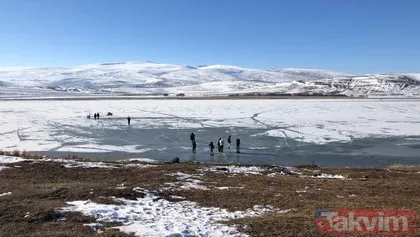 Doğu Anadolu donuyor! Çıldır Gölü’nde 20 santimlik buz tabakası oluştu
