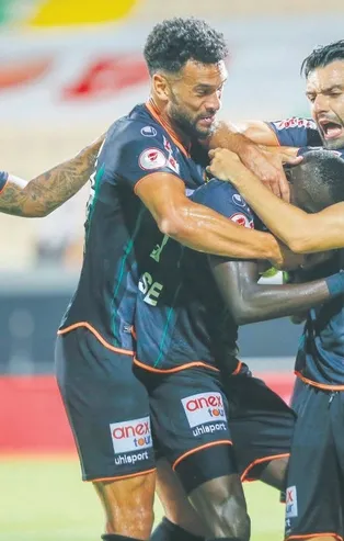 Alanyaspor güle oynaya finalde